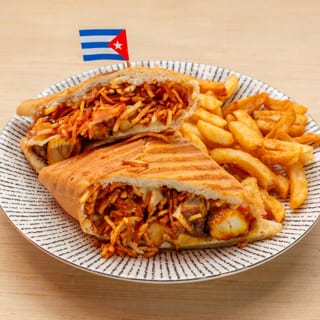 Chica's Chicken Sandwich Plate