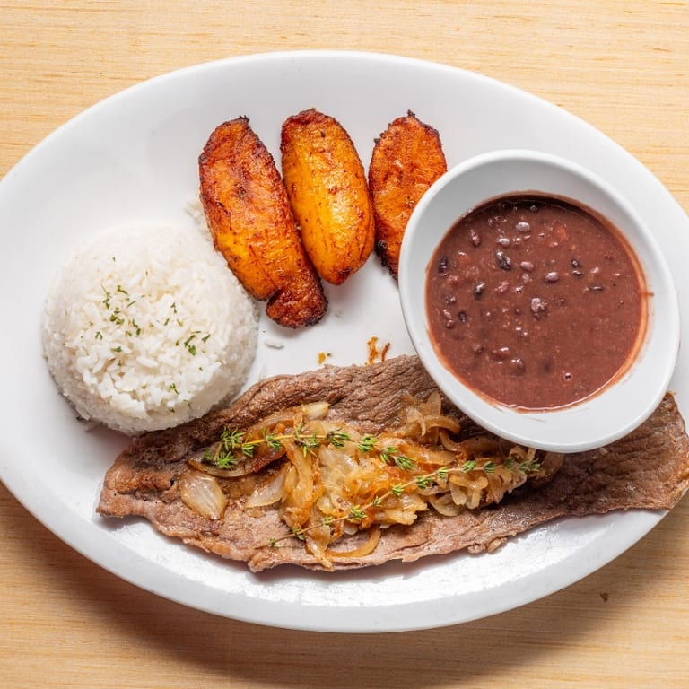 Authentic Arroz Con Pollo: A Cuban Delight